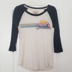 Small Hollister baseball tee